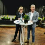 Voller Saal, Gabriele Hettwer im Ganztagszentrum